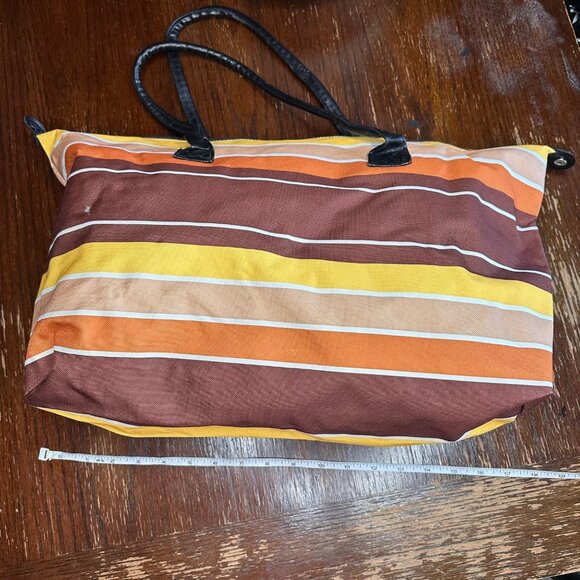 Sunset Colored Weekend Tote Lightweight Travel Bag - Picture 7 of 12